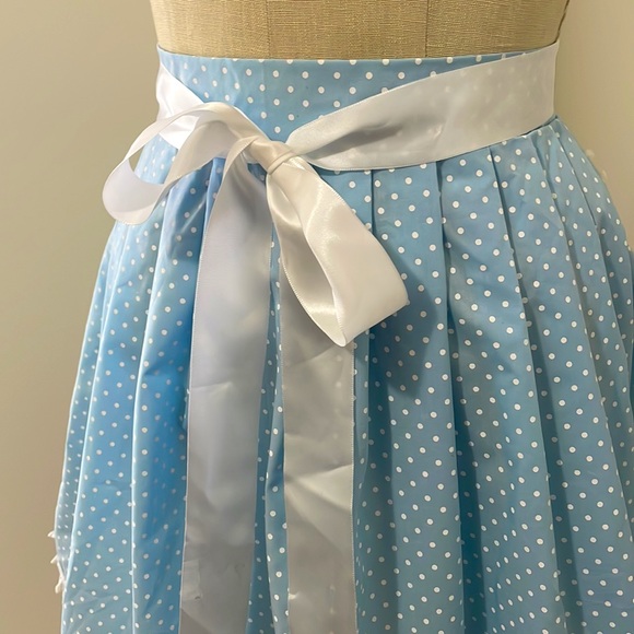 Apron - Picture 3 of 5